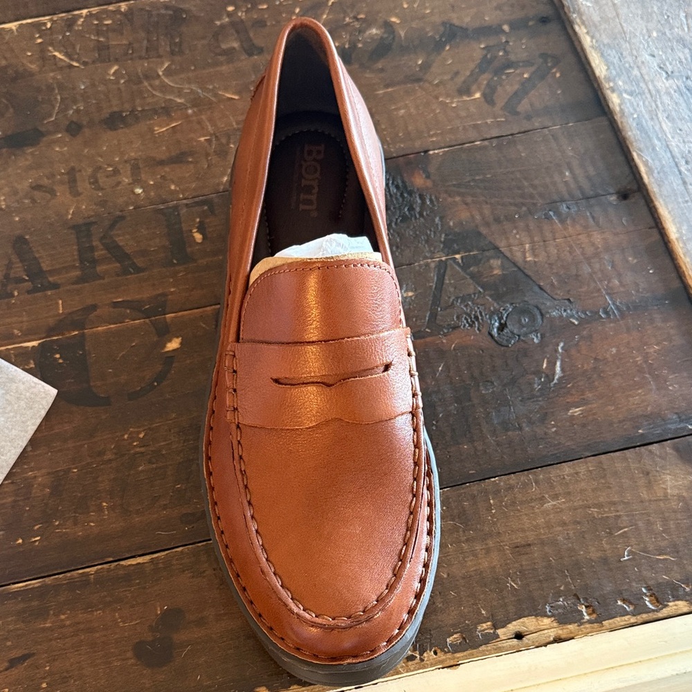 Born Women’s Brown Leather Penny Loafers- NWT